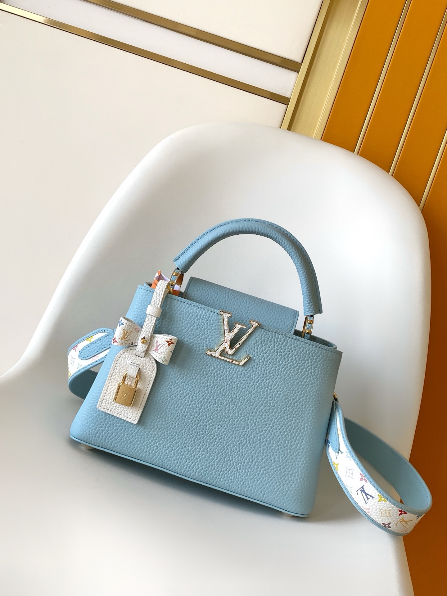 Louis Vuitton LV Classic Handbag Premium Canvas Model MB163 Crossbody Strap Business Casual Fashion Accessory